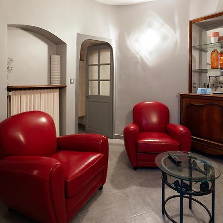 Logis Hotel Restaurant De La Paix Лодев Экстерьер фото