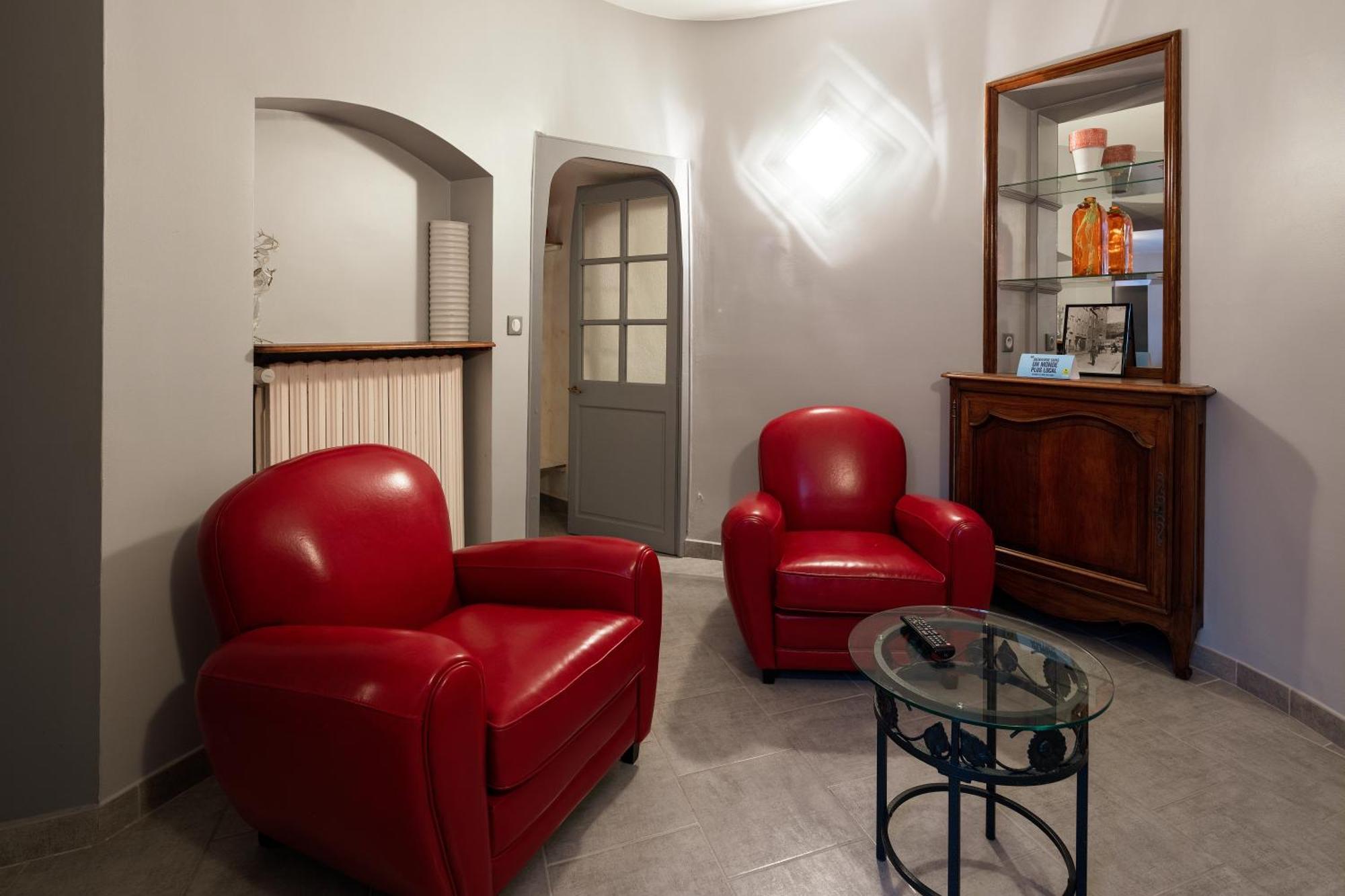 Logis Hotel Restaurant De La Paix Лодев Экстерьер фото