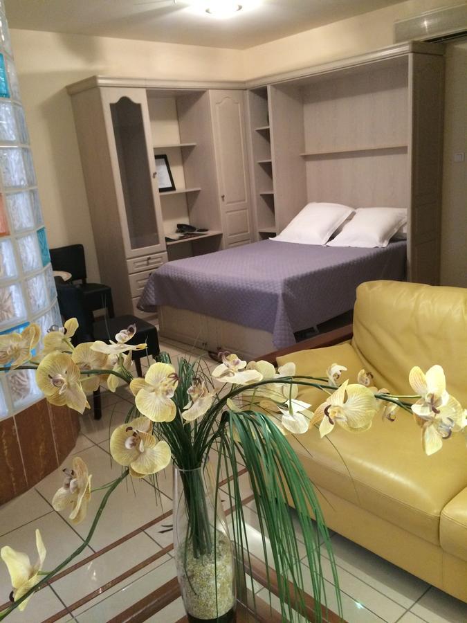 Logis Hotel Restaurant De La Paix Лодев Экстерьер фото