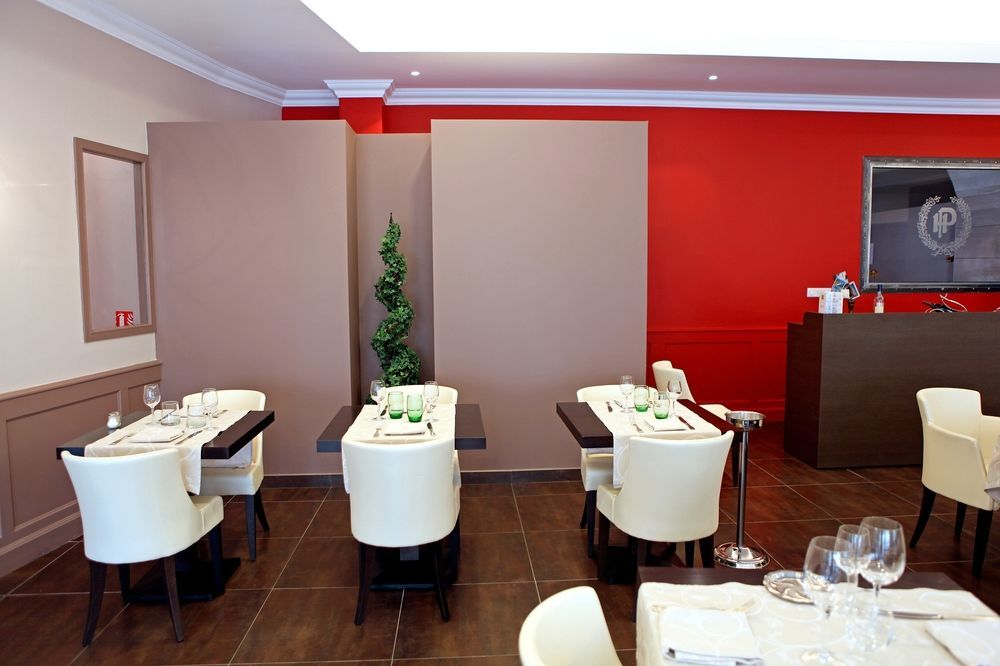 Logis Hotel Restaurant De La Paix Лодев Экстерьер фото