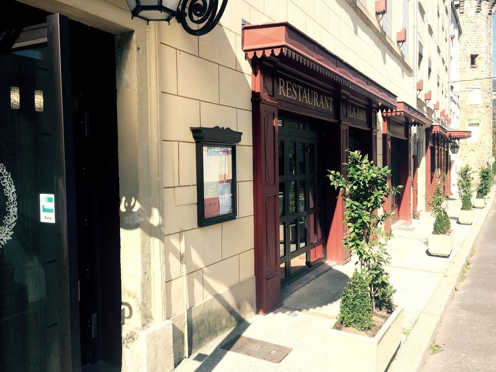 Logis Hotel Restaurant De La Paix Лодев Экстерьер фото